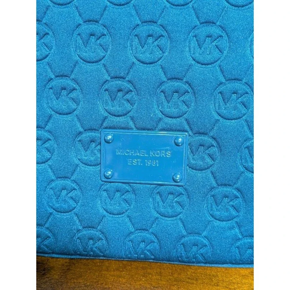 Michael Kors Navy Quilted Neoprene iPad Tablet Sleeve Case Pouch Tech Accessory